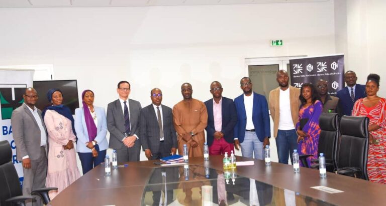 06 Décembre 2023 Signature de la Convention entre Danew Talla Electronics et Bank Of Africa Mali BOA
